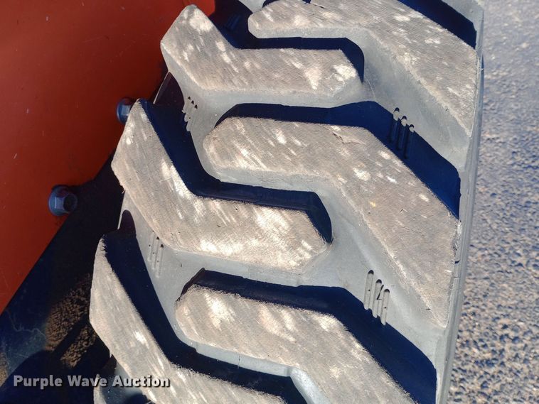 image for item DW0915 2017 Kubota SSV65 skid steer loader