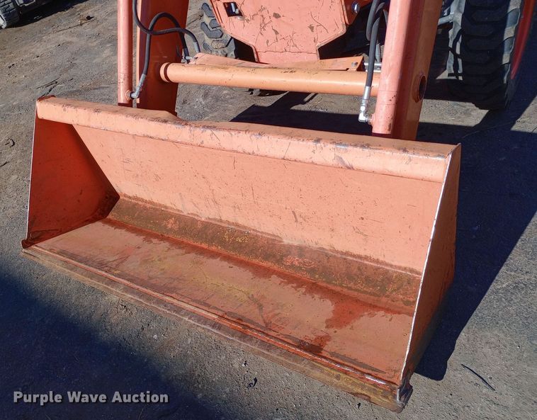 image for item DW0916 Kubota L3301HS tractor