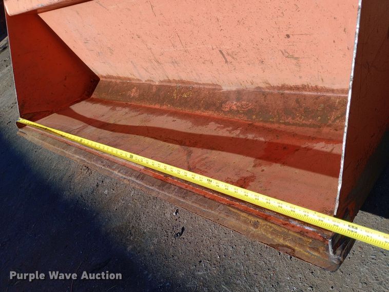 image for item DW0916 Kubota L3301HS tractor