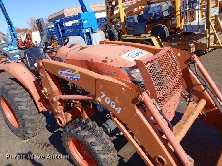 image for item DW0916 Kubota L3301HS tractor