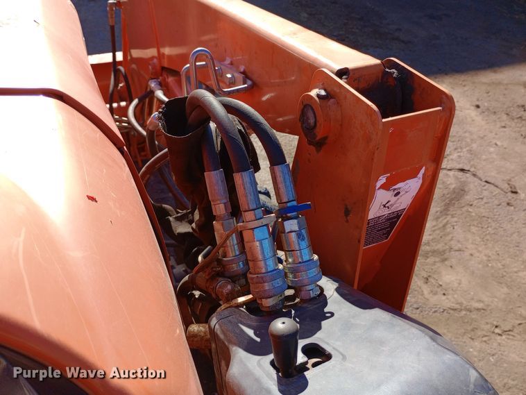 image for item DW0916 Kubota L3301HS tractor