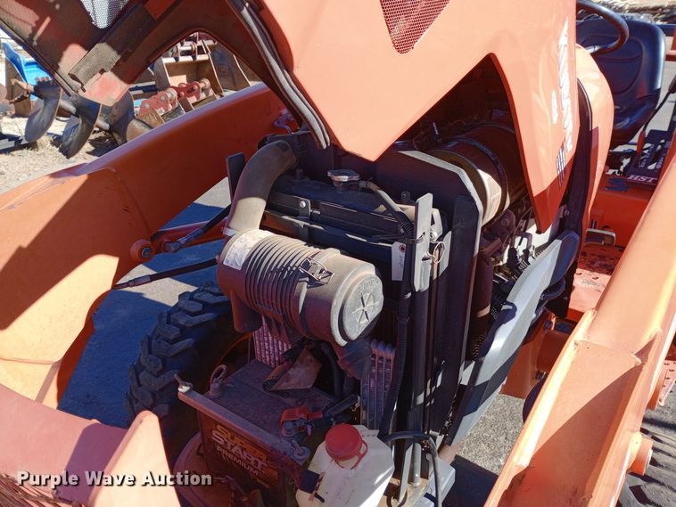 image for item DW0916 Kubota L3301HS tractor