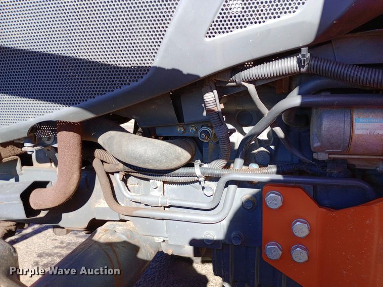 image for item DW0916 Kubota L3301HS tractor