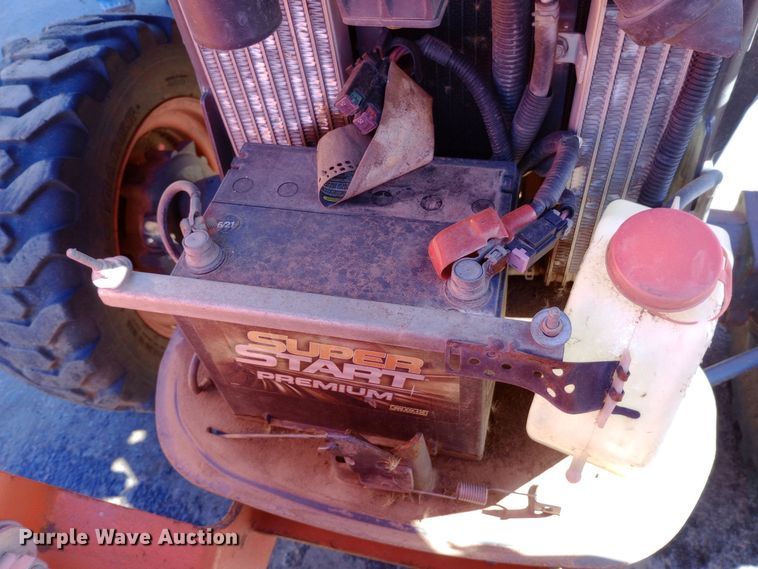 image for item DW0916 Kubota L3301HS tractor