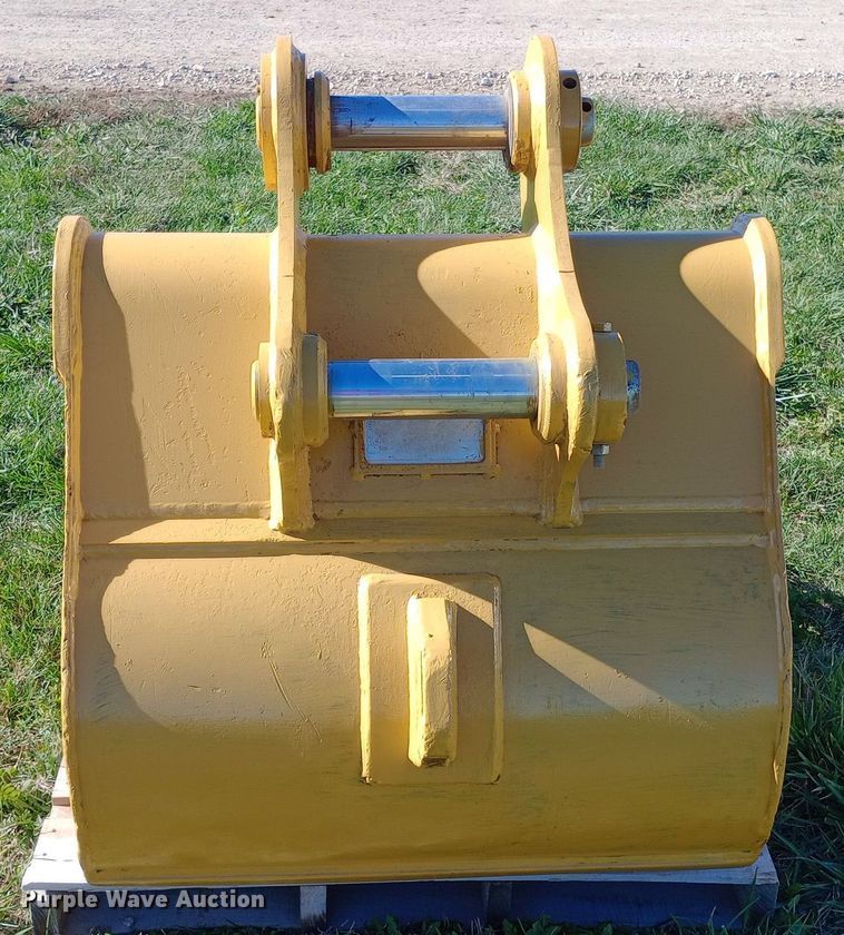 image for item DW0919 Caterpillar  excavator bucket