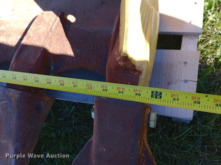 image for item DW0919 Caterpillar  excavator bucket