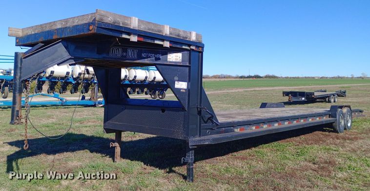 image for item DW0926 2004 Load-Max equipment trailer