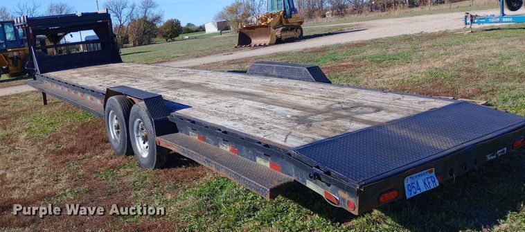 image for item DW0926 2004 Load-Max equipment trailer