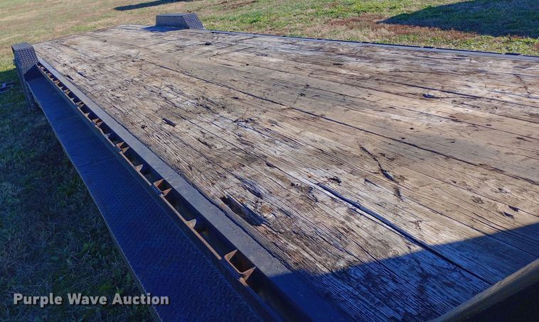 image for item DW0926 2004 Load-Max equipment trailer