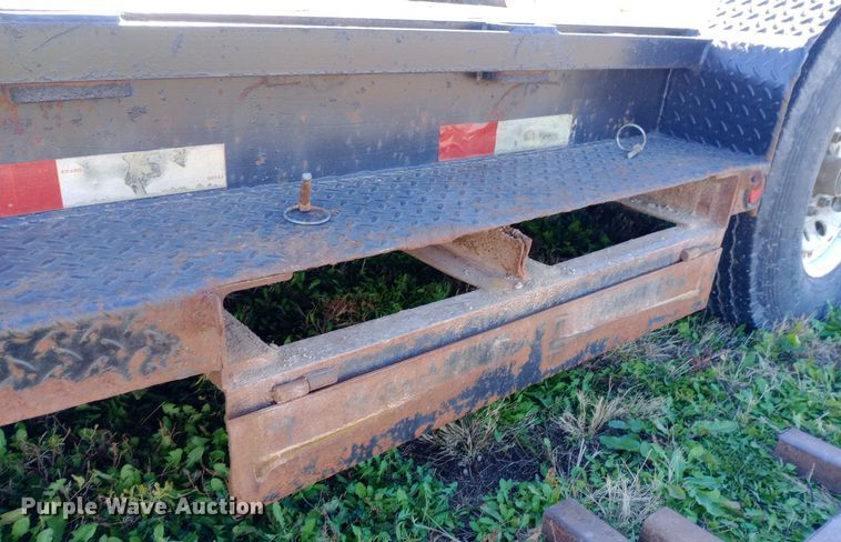 image for item DW0926 2004 Load-Max equipment trailer