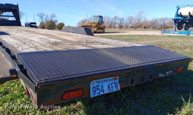 image for item DW0926 2004 Load-Max equipment trailer