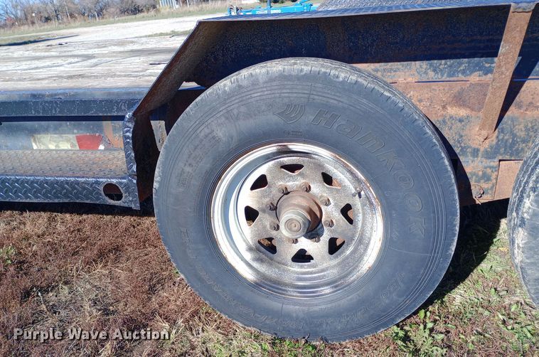 image for item DW0926 2004 Load-Max equipment trailer