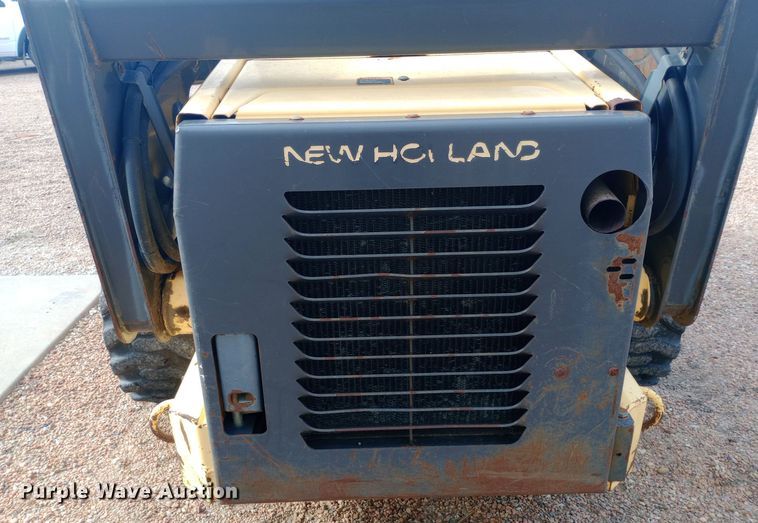 image for item DW0954 2002 New Holland LS190 skid steer loader