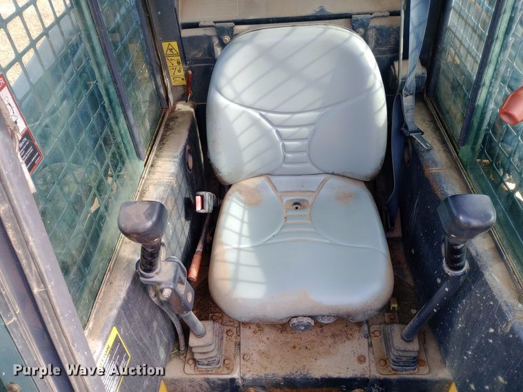 image for item DW0954 2002 New Holland LS190 skid steer loader