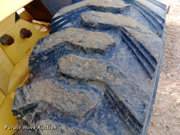 image for item DW0954 2002 New Holland LS190 skid steer loader