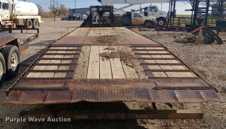 image for item DW0970 2010 Titan hydraulic tail equipment trailer