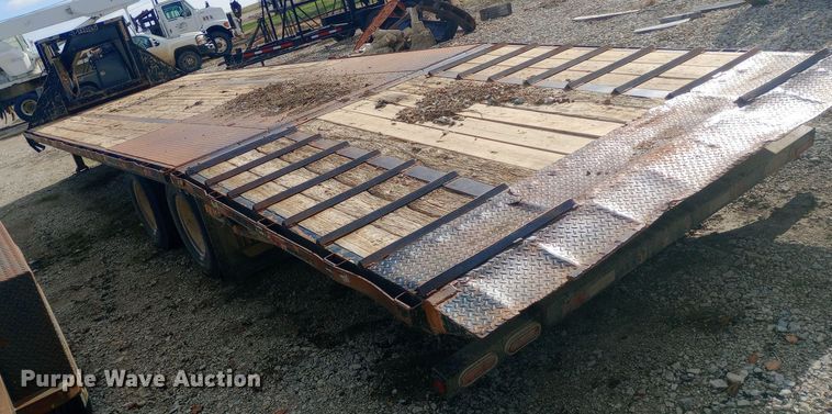 image for item DW0970 2010 Titan hydraulic tail equipment trailer