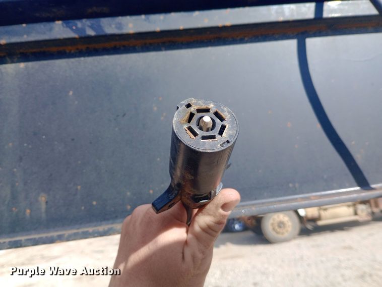 image for item DW0970 2010 Titan hydraulic tail equipment trailer