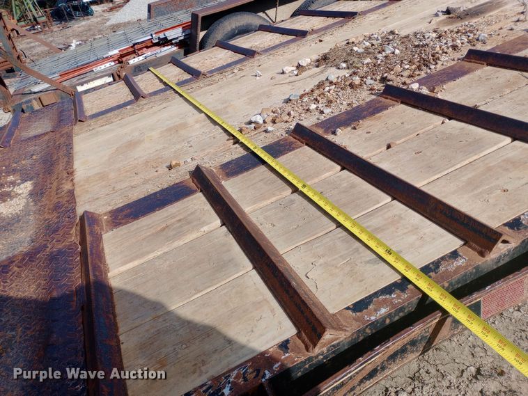 image for item DW0970 2010 Titan hydraulic tail equipment trailer