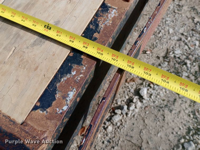 image for item DW0970 2010 Titan hydraulic tail equipment trailer