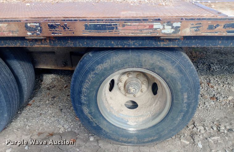 image for item DW0970 2010 Titan hydraulic tail equipment trailer