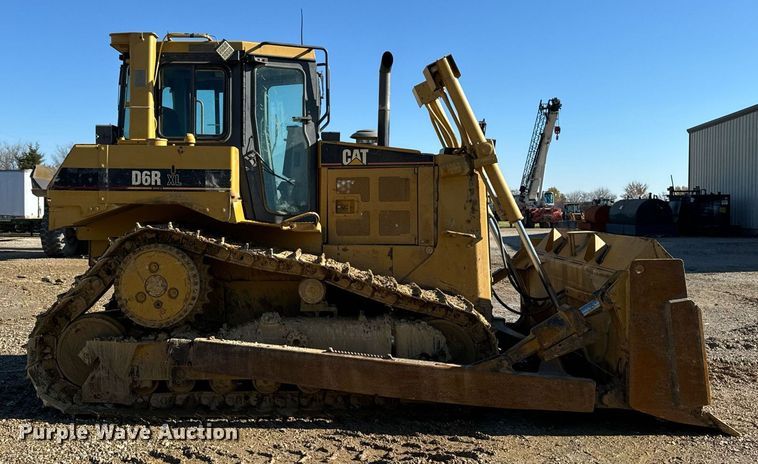 image for item DW2414 2004 Caterpillar D6R XL dozer