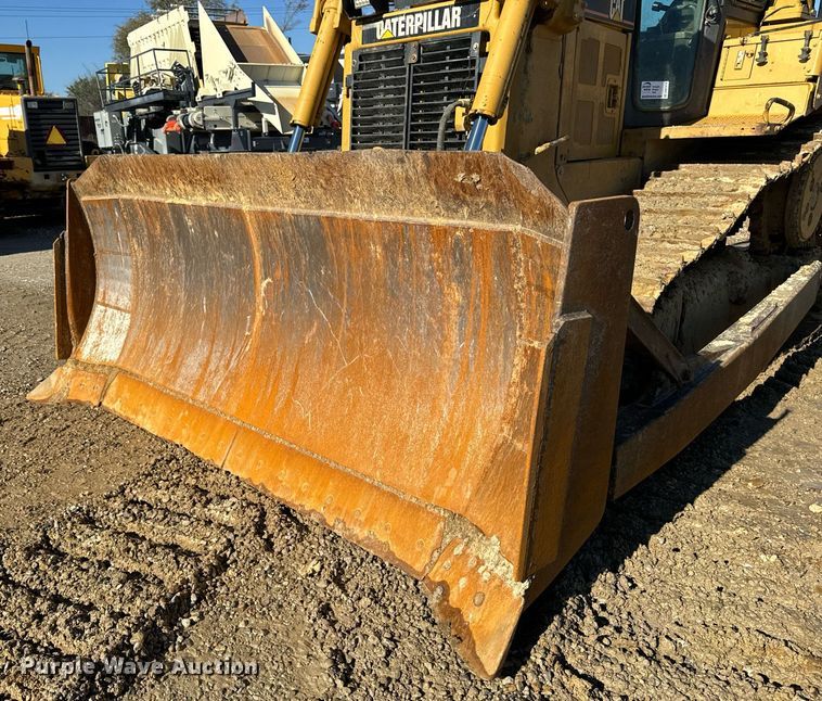 image for item DW2414 2004 Caterpillar D6R XL dozer