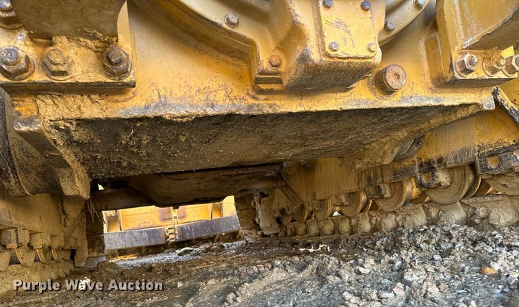 image for item DW2414 2004 Caterpillar D6R XL dozer