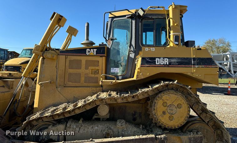 image for item DW2414 2004 Caterpillar D6R XL dozer