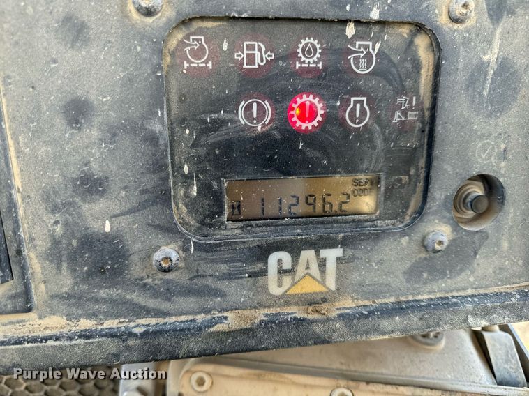 image for item DW2414 2004 Caterpillar D6R XL dozer