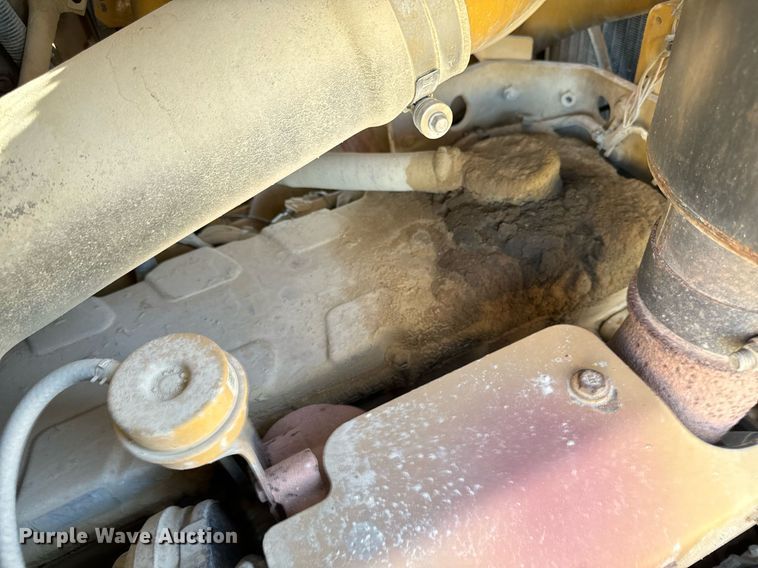 image for item DW2414 2004 Caterpillar D6R XL dozer