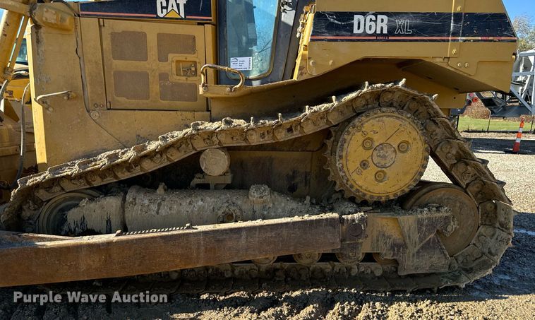 image for item DW2414 2004 Caterpillar D6R XL dozer