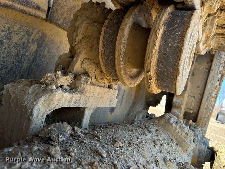 image for item DW2414 2004 Caterpillar D6R XL dozer