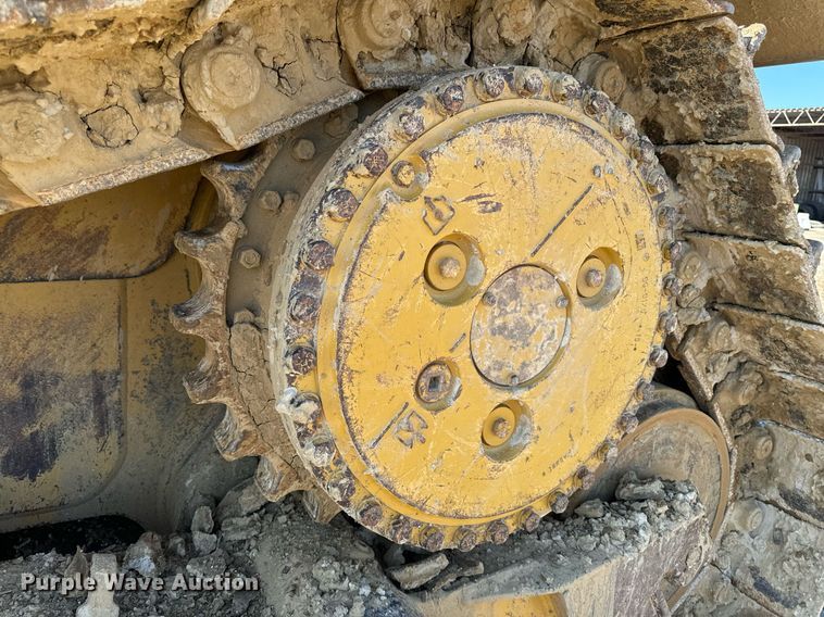 image for item DW2414 2004 Caterpillar D6R XL dozer