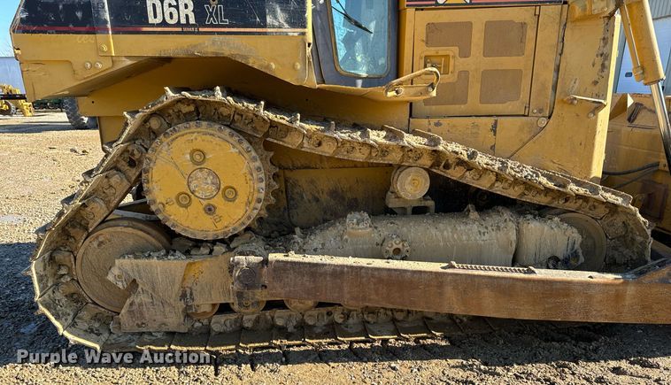 image for item DW2414 2004 Caterpillar D6R XL dozer