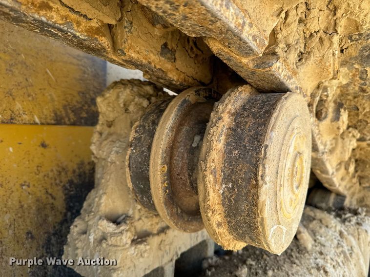image for item DW2414 2004 Caterpillar D6R XL dozer