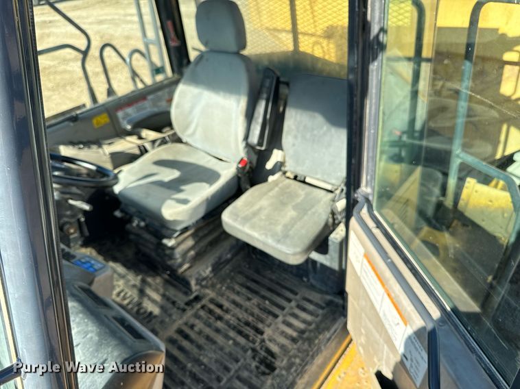 image for item DW2415 2014 Komatsu HM400-3 articulated haul truck