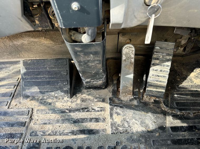 image for item DW2416 2013 Komatsu HM400-3 articulated haul truck