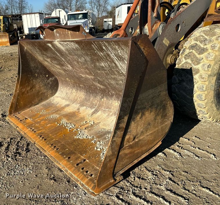 image for item DW2417 1998 Volvo L120C wheel loader