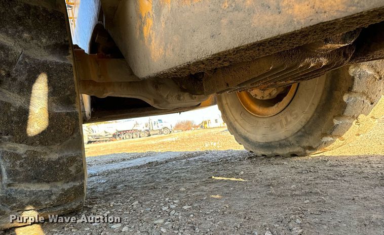 image for item DW2417 1998 Volvo L120C wheel loader