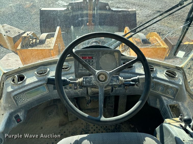 image for item DW2417 1998 Volvo L120C wheel loader