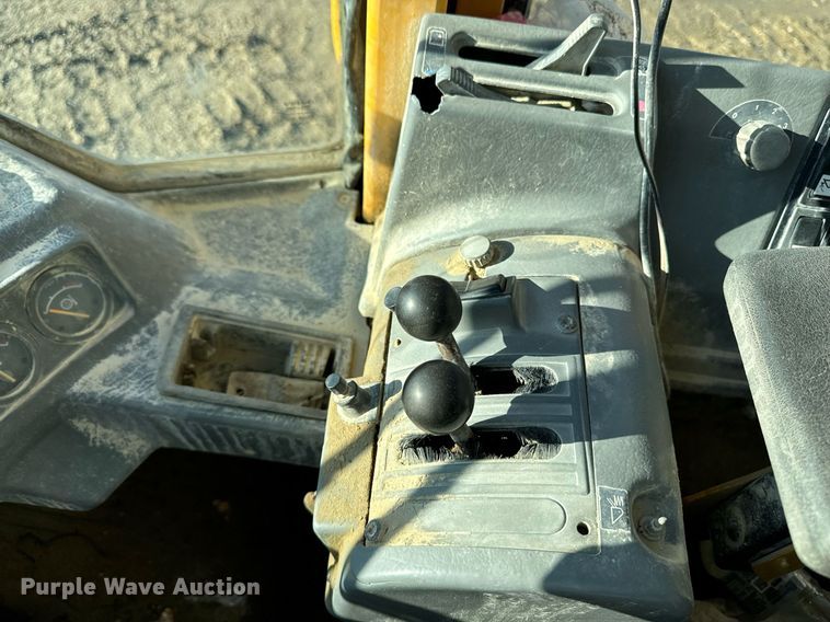 image for item DW2417 1998 Volvo L120C wheel loader