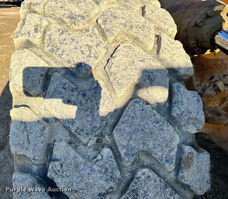 image for item DW2417 1998 Volvo L120C wheel loader