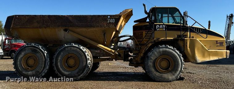 image for item DW2418 2004 Caterpillar 740 articulated haul truck