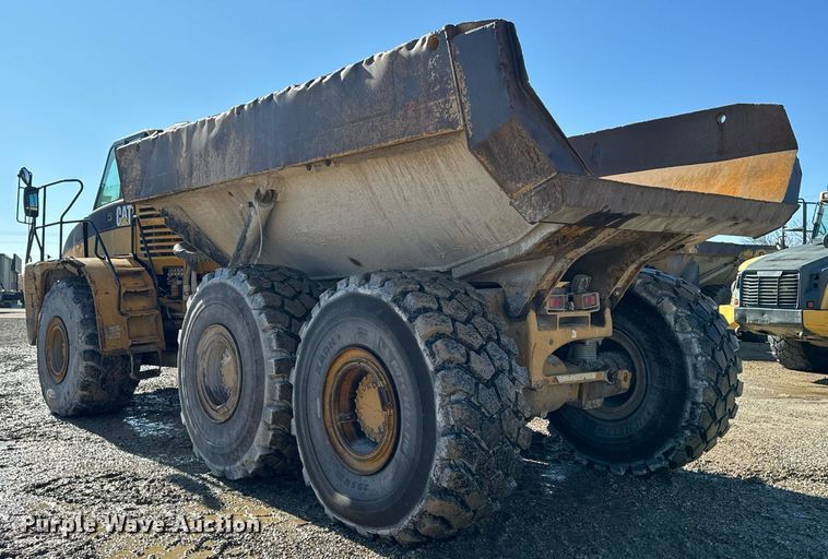 image for item DW2418 2004 Caterpillar 740 articulated haul truck