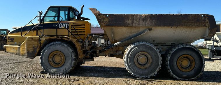 image for item DW2418 2004 Caterpillar 740 articulated haul truck