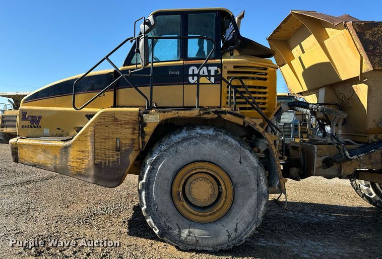 image for item DW2418 2004 Caterpillar 740 articulated haul truck