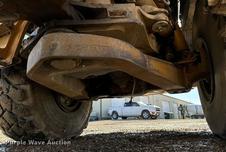 image for item DW2418 2004 Caterpillar 740 articulated haul truck