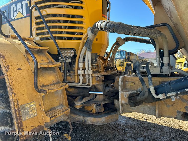 image for item DW2418 2004 Caterpillar 740 articulated haul truck