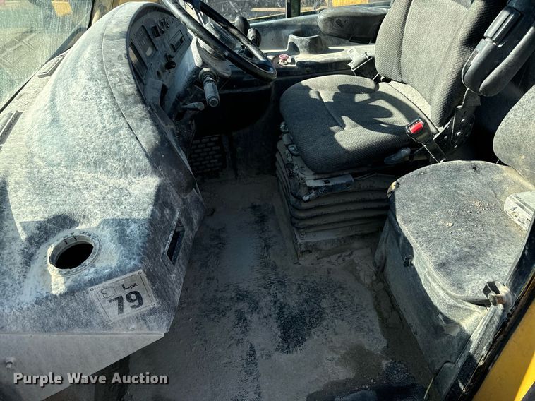 image for item DW2418 2004 Caterpillar 740 articulated haul truck